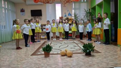 Есенен празник във четвърта възрастова група "Иглика" ДГ№1 "Звънче" - ДГ №1 - Димитровград