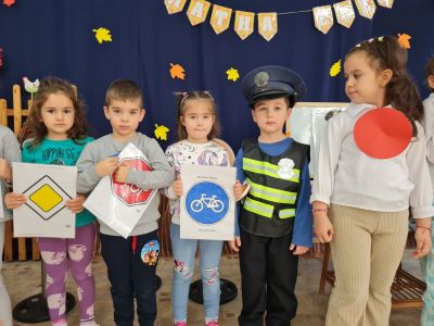 Полицията в нашата градина - ДГ №1 - Димитровград